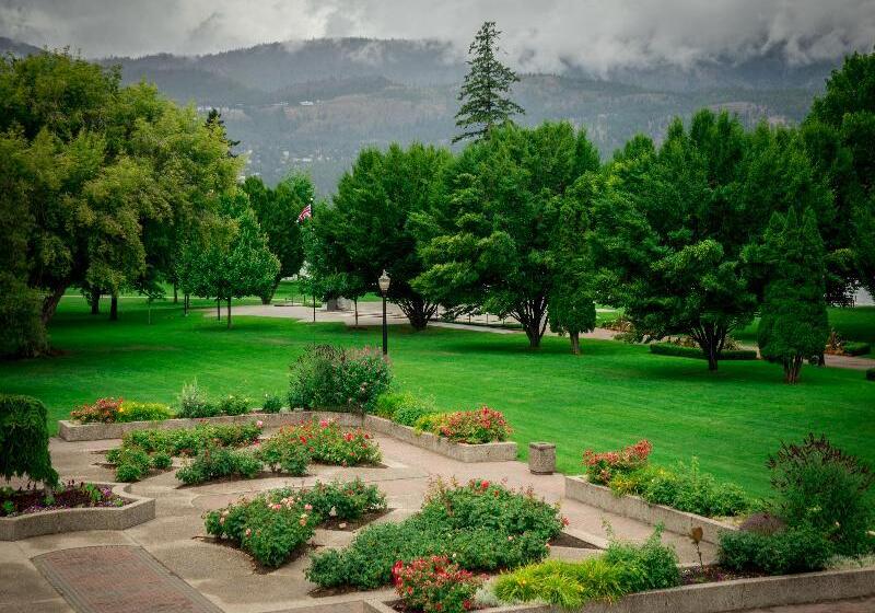 ホテル Zed Kelowna