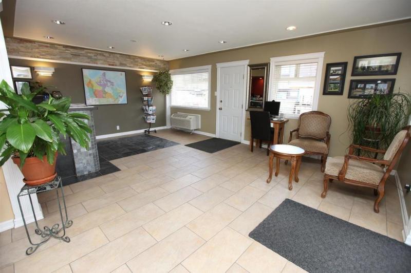 مُتل Canadas Best Value Inn Prince George