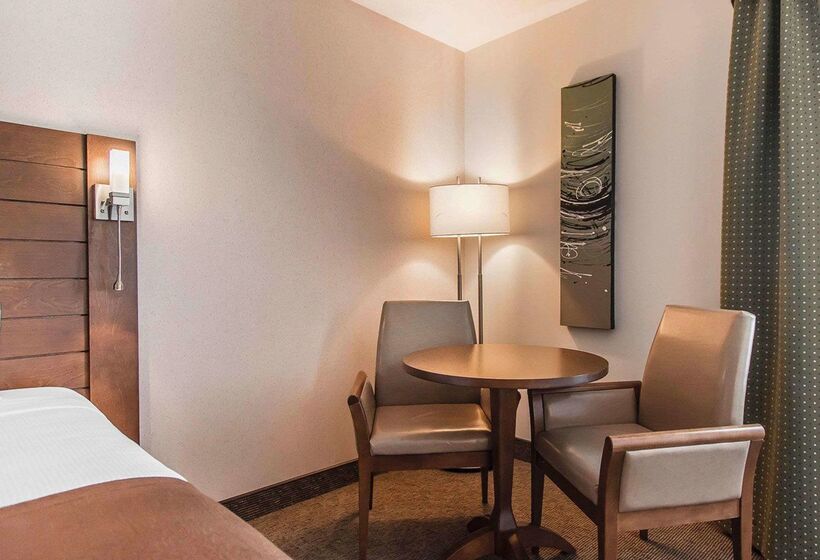 モーテル Quality Inn Rouynnoranda