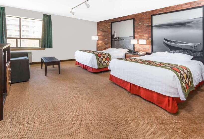 モーテル Super 8 By Wyndham Sudbury On