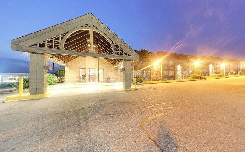 モーテル Super 8 By Wyndham Sudbury On