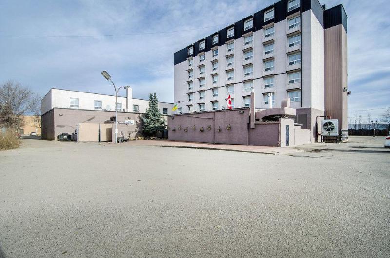 هتل Travelodge By Wyndham Prince Albert