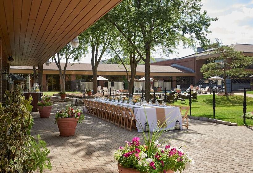 אתר נופש Hilton Mississauga/meadowvale