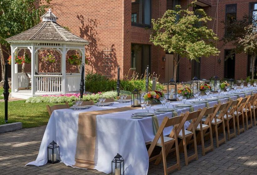 אתר נופש Hilton Mississauga/meadowvale