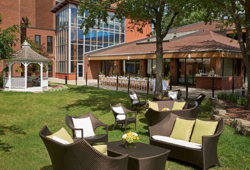 אתר נופש Hilton Mississauga/meadowvale