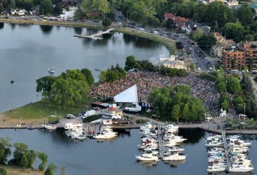 منتجع Holiday Inn Hotel Peterborough Waterfront, An Ihg