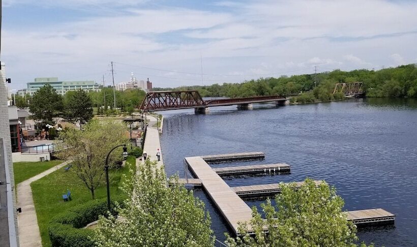 منتجع Holiday Inn Hotel Peterborough Waterfront, An Ihg