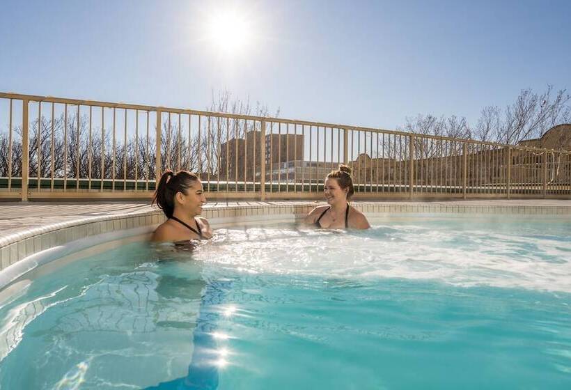 استراحتگاه Temple Gardens Hotel & Spa