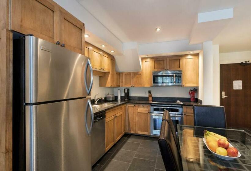 Bright Suite At Ski In/out Glacier Lodge!