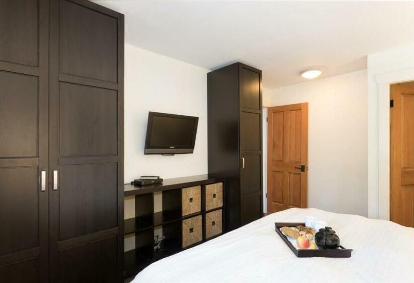 Bright Suite At Ski In/out Glacier Lodge!