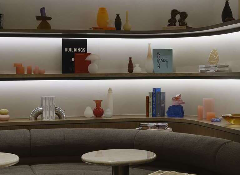 Vogue Hotel Montreal Downtown, Curio Collection By Hilton