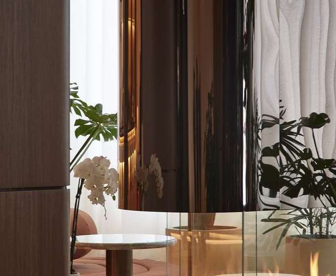 Vogue Hotel Montreal Downtown, Curio Collection By Hilton