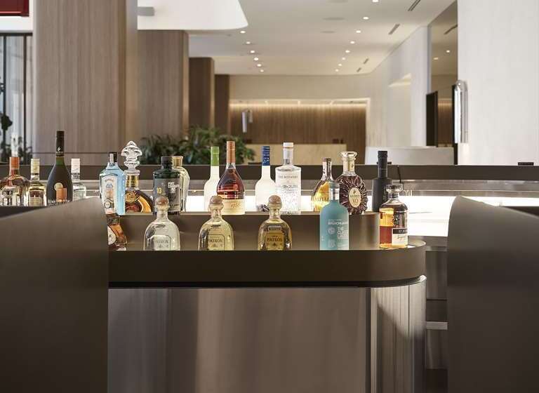 Vogue Hotel Montreal Downtown, Curio Collection By Hilton