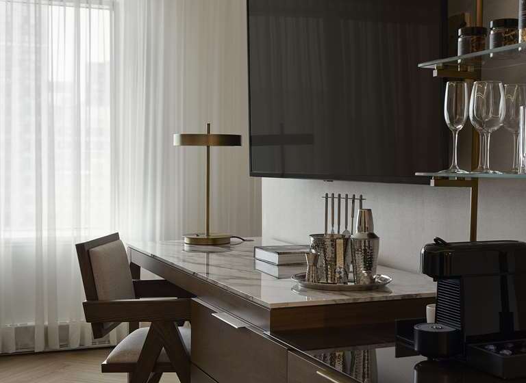 Vogue Hotel Montreal Downtown, Curio Collection By Hilton