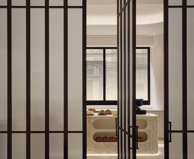 Vogue Hotel Montreal Downtown, Curio Collection By Hilton