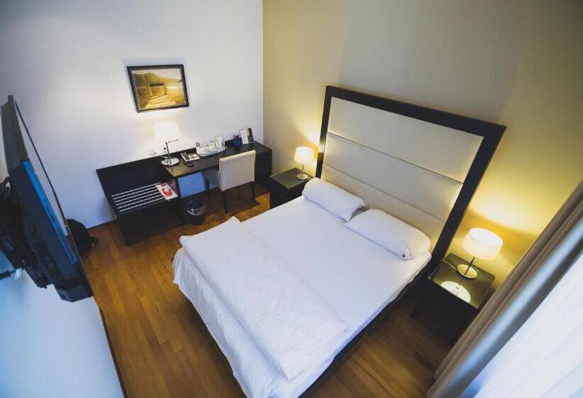 Enjoy 1313ag Hotel Touring