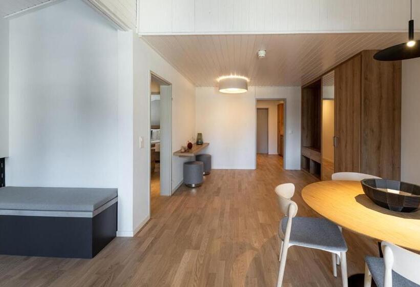 Victoria Hotel & Residence