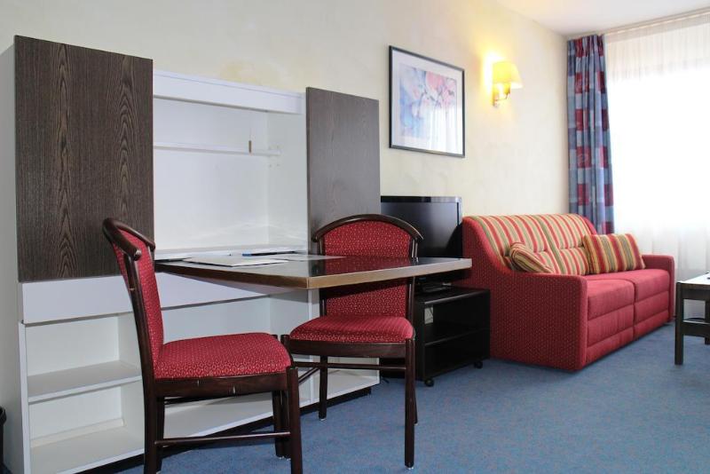 Victoria Hotel & Residence