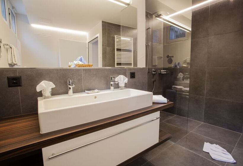 Garni Hotel Frohburg