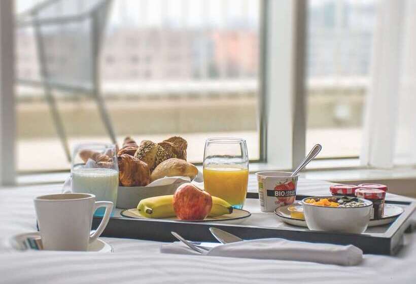 Hilton Geneva Hotel And Conference Centre