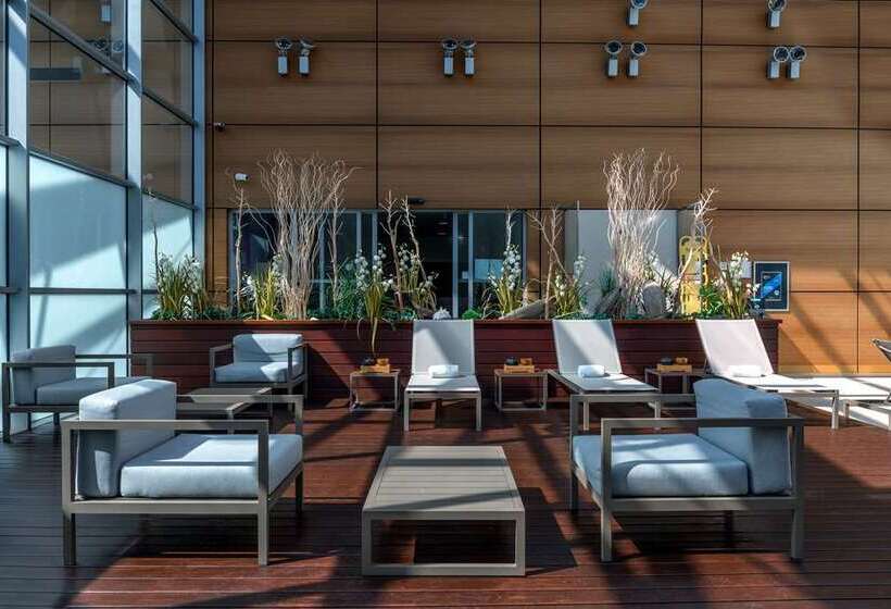 Hilton Geneva Hotel And Conference Centre