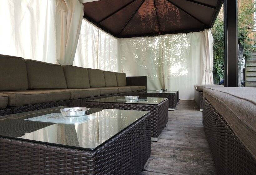 Hirschen Backpacker Hotel & Pub