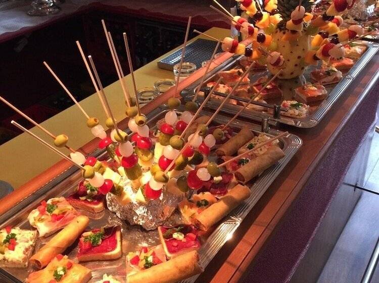 Hirschen Backpacker Hotel & Pub