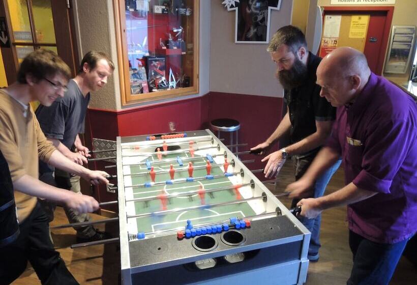 Hirschen Backpacker Hotel & Pub