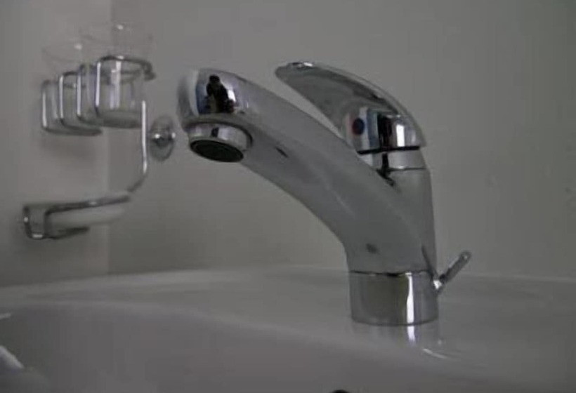 Hirschen Backpacker Hotel & Pub