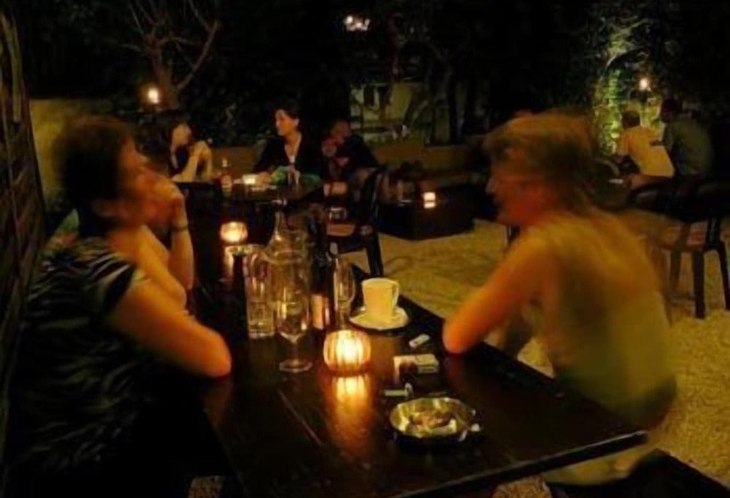 Hirschen Backpacker Hotel & Pub