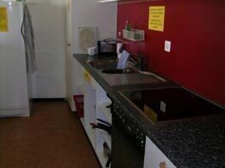 Hirschen Backpacker Hotel & Pub