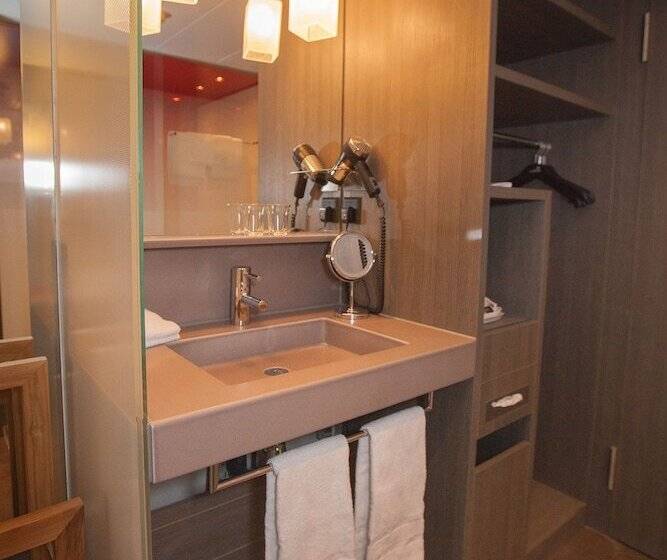 ホテル Agora Swiss Night By Fassbind