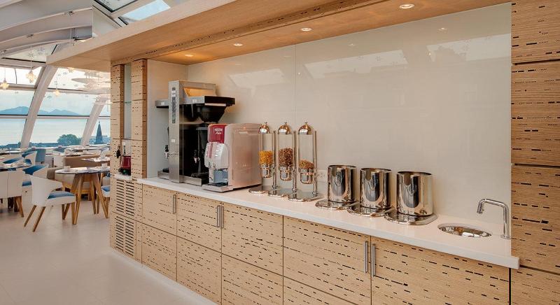 ホテル Agora Swiss Night By Fassbind