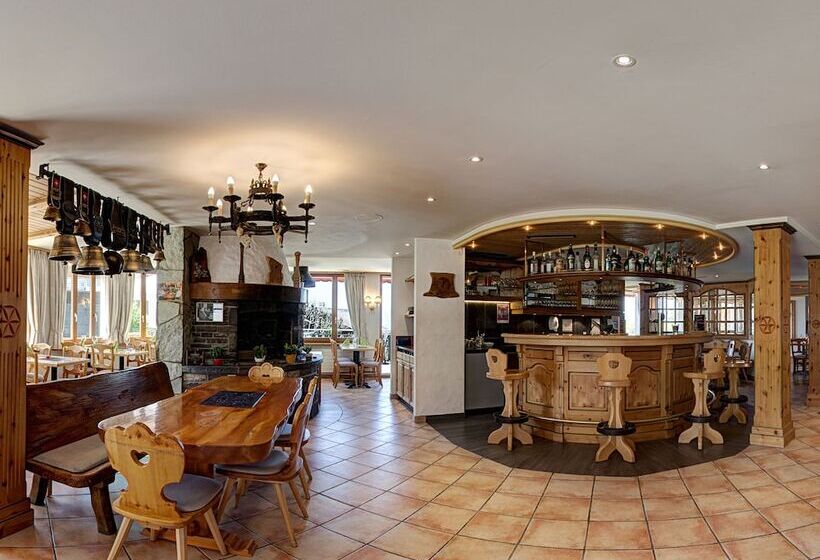 فندق Alpe Fleurie Hôtel & Restaurant