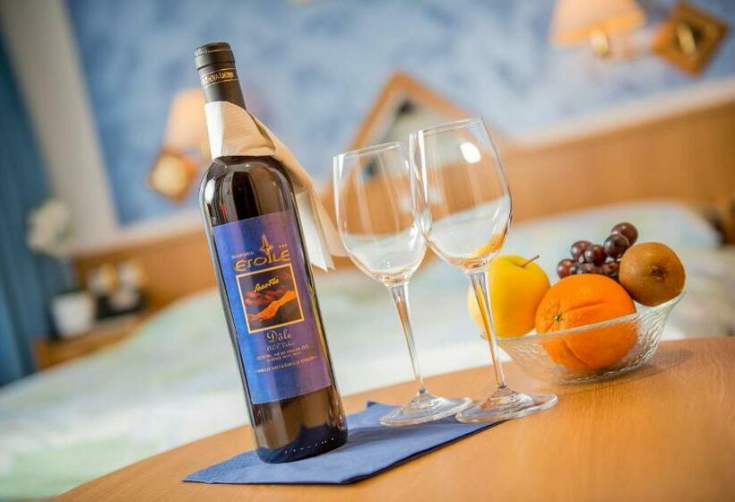 ホテル Alpenlodge Etoile