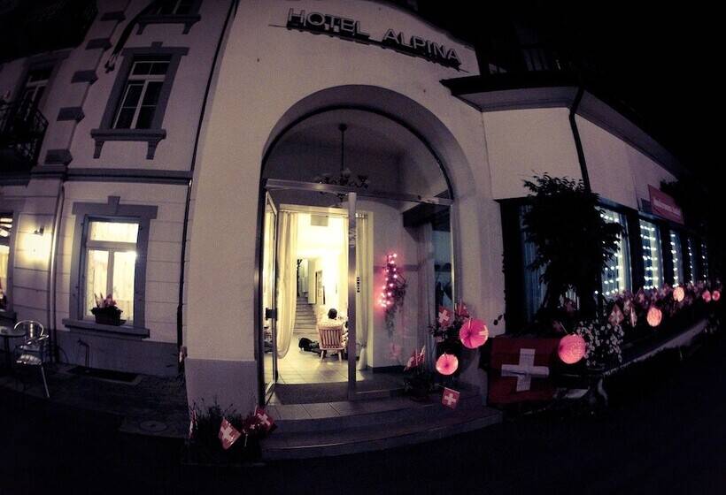 Отель Alpina