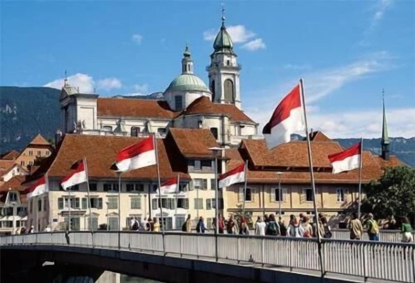 בית מלון כפרי Ambassador