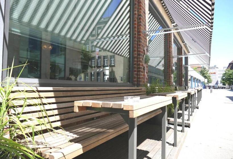 בית מלון כפרי Astoria