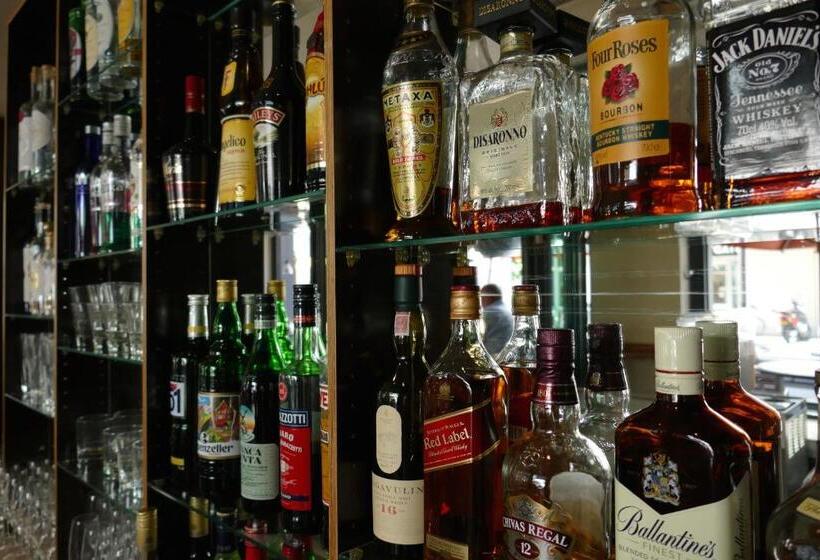 בית מלון כפרי Astoria