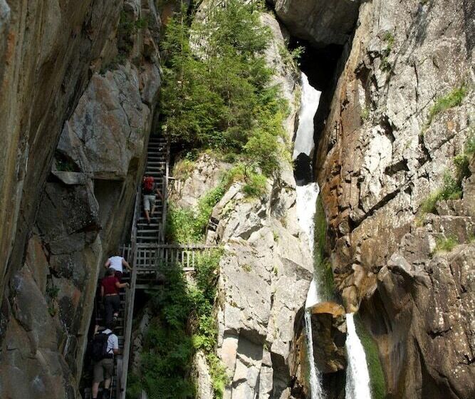 酒店 B & B Hôtel Aux Mille Etoiles