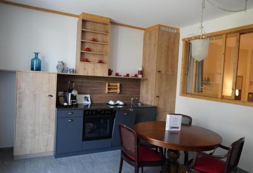 Отель Carltoneurope Vintage Adults