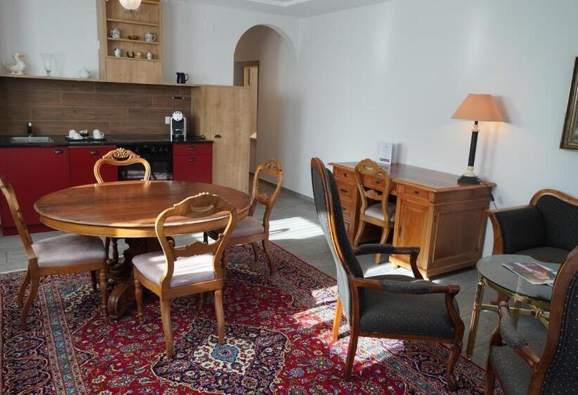 Отель Carltoneurope Vintage Adults