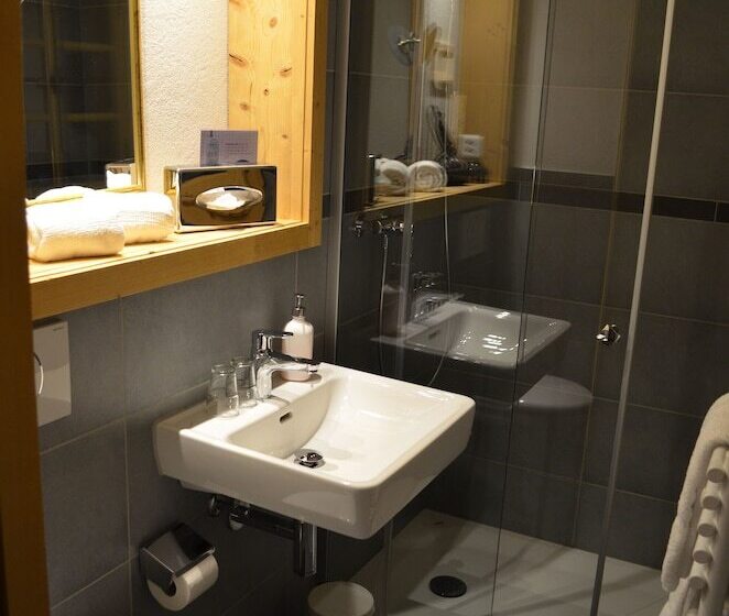 Отель Carltoneurope Vintage Adults