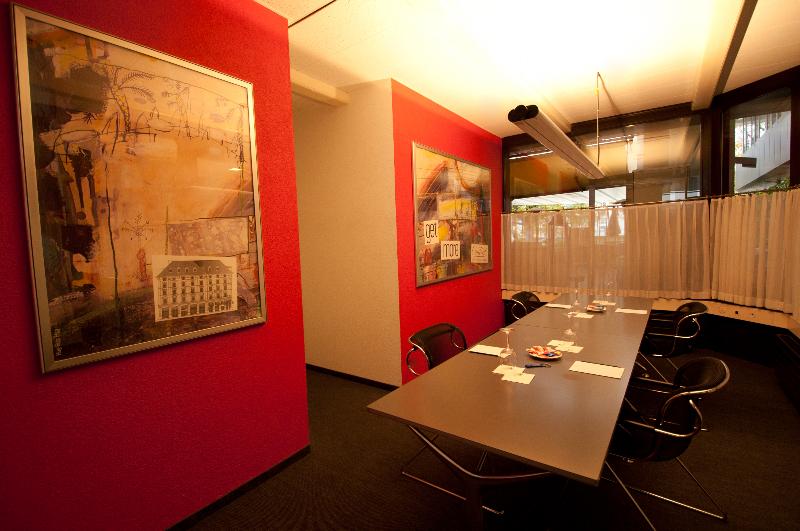 Отель Central Plaza