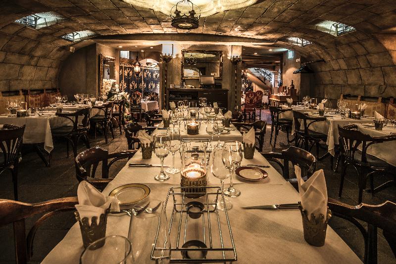 Отель Central Plaza