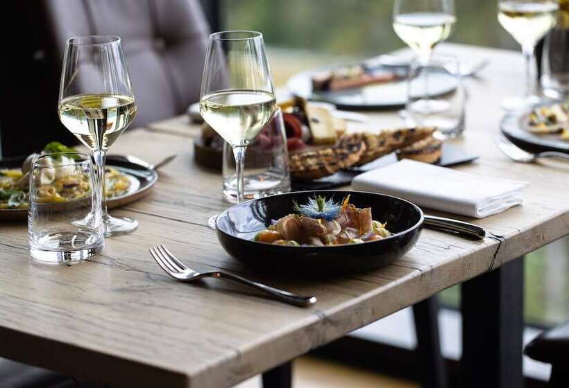 ホテル Crans Ambassador