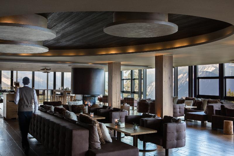 ホテル Crans Ambassador