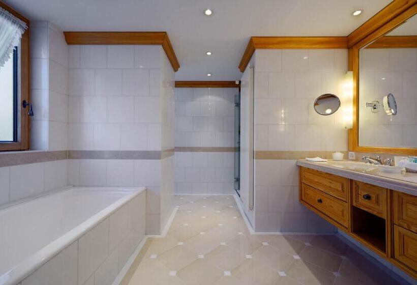 Crystal Hotel Superior