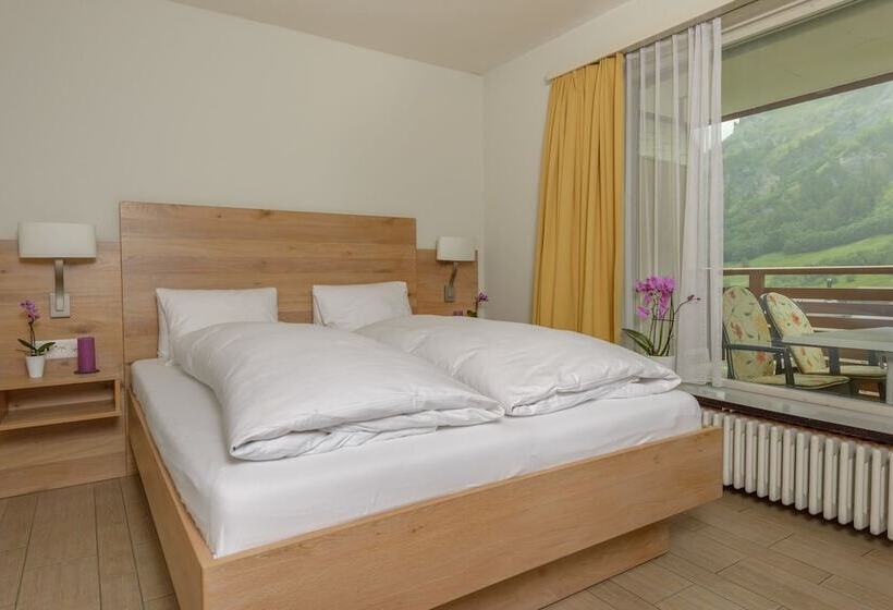 Dala Hotel & Apartments