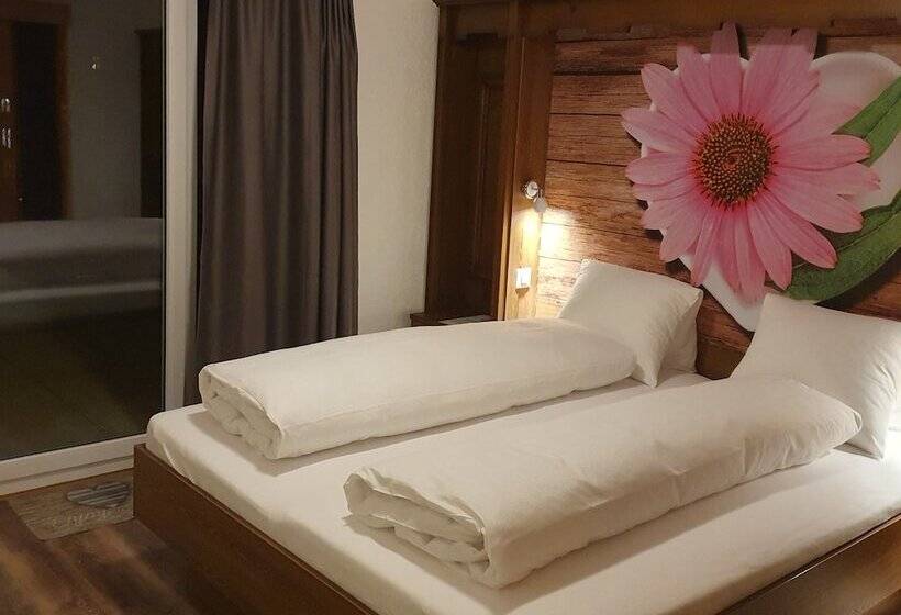 Dala Hotel & Apartments